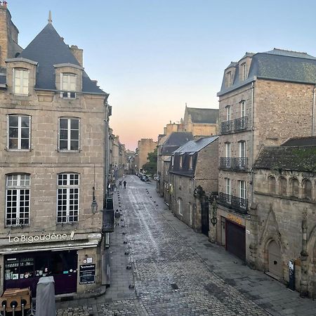 Spacieux Appartement Au Coeur Du Centre Historique De Dinan Zewnętrze zdjęcie