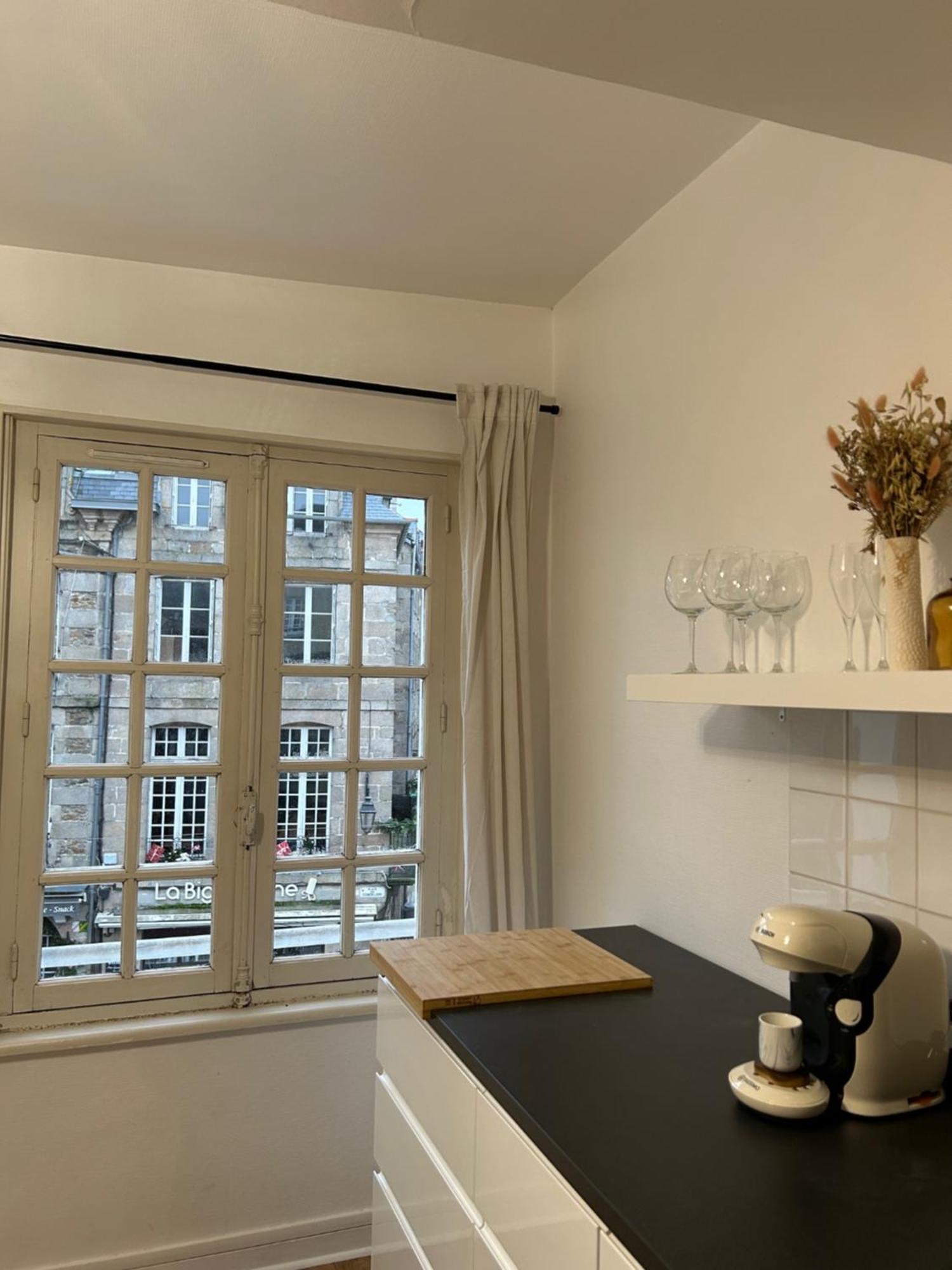 Spacieux Appartement Au Coeur Du Centre Historique De Dinan Zewnętrze zdjęcie