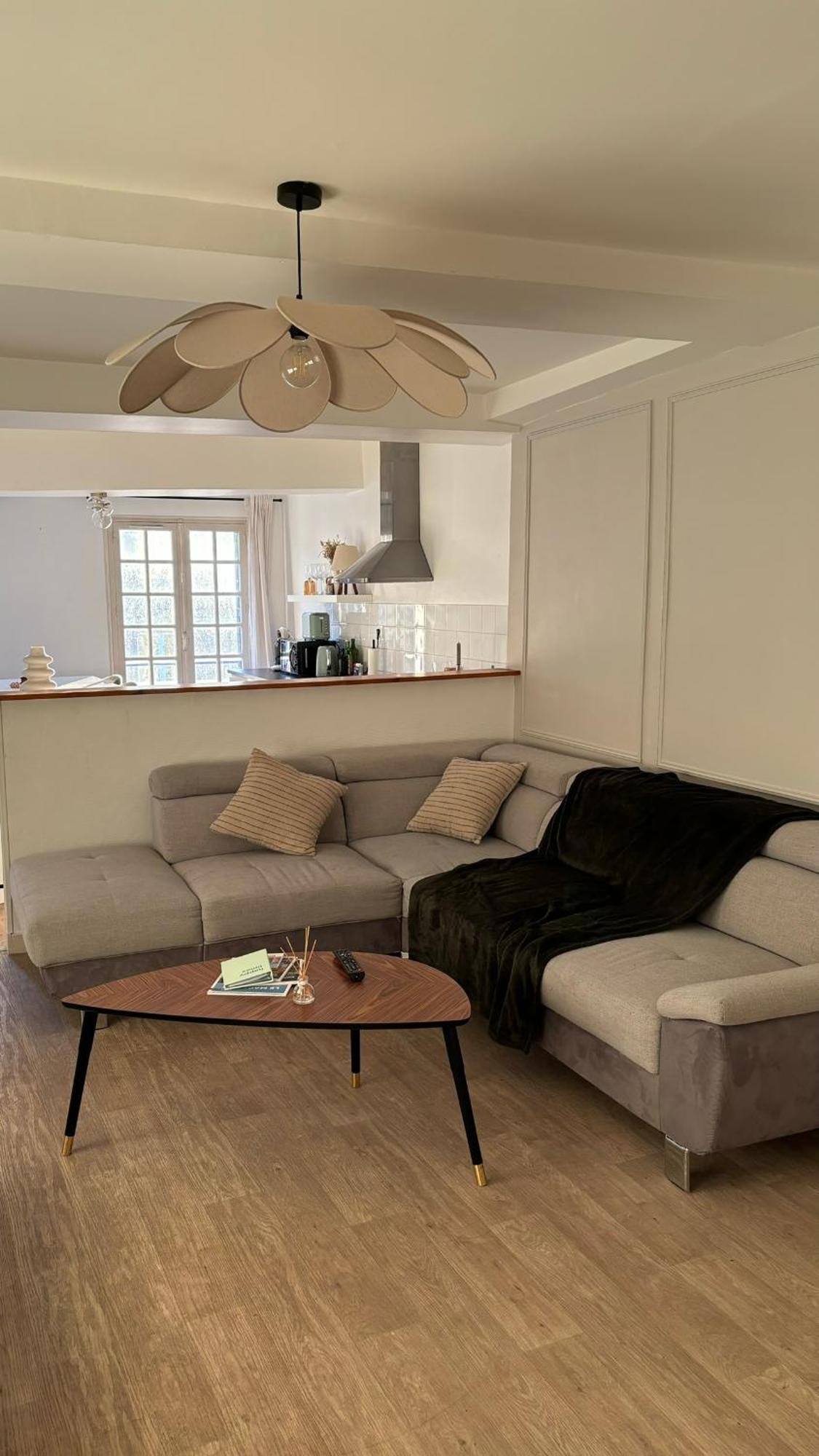 Spacieux Appartement Au Coeur Du Centre Historique De Dinan Zewnętrze zdjęcie